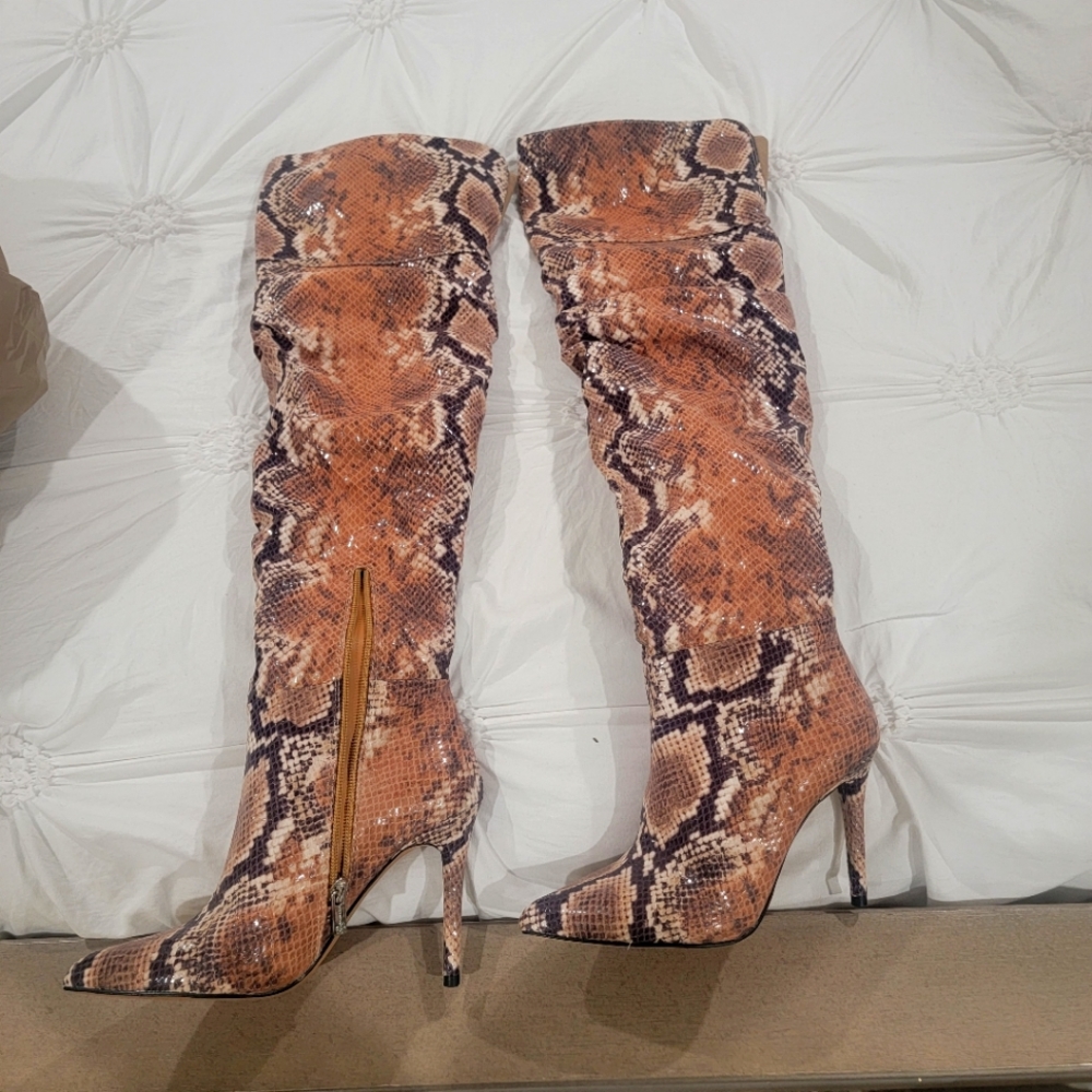 Jessica Simpson snake boot